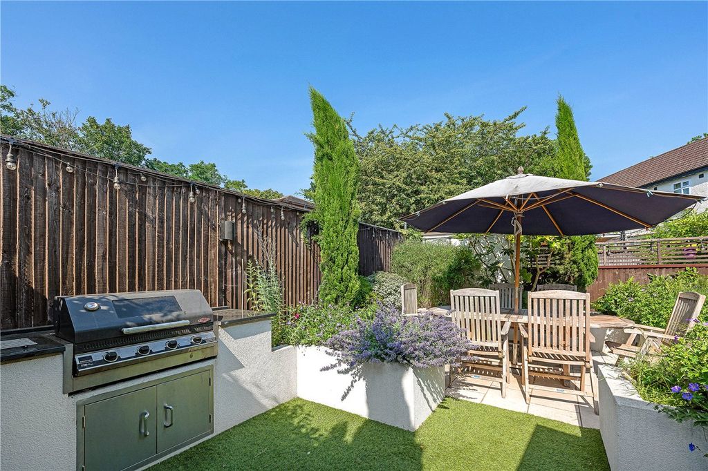 Property photo 2 of 10 Picture No. 21