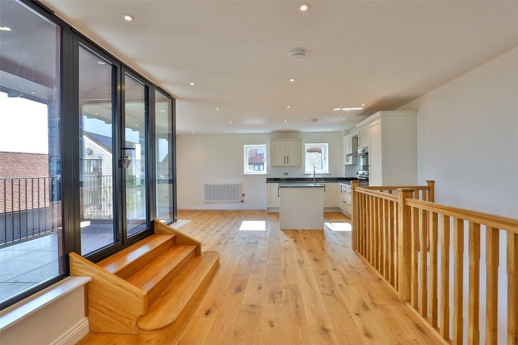 Property photo 1 of 10 Picture No. 30