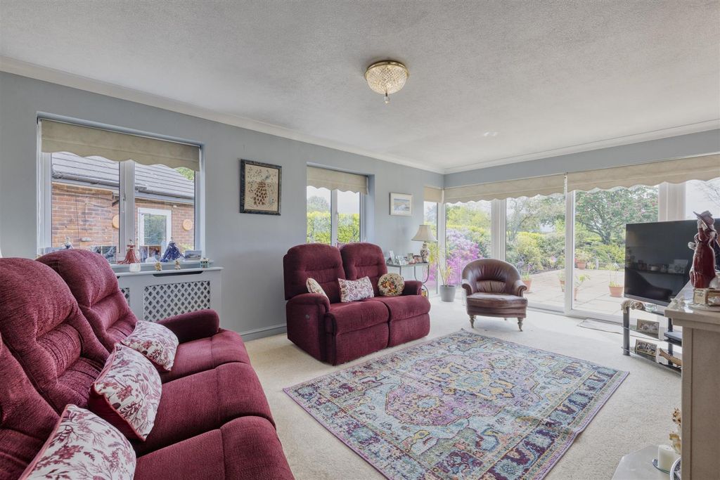 Property photo 3 of 45 Thelaurels-22.Jpg
