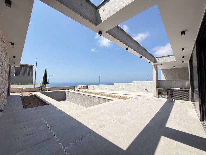 Property photo 2 of 26 Terrace