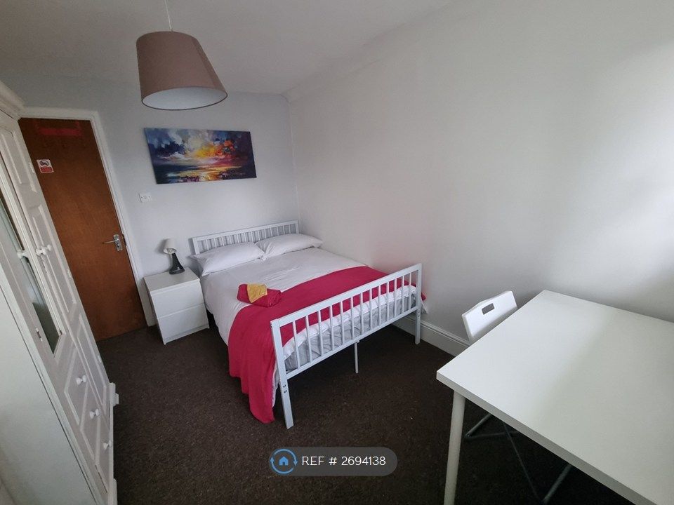 Property photo 3 of 11 Double Room £200 A Week (£800 A Month)