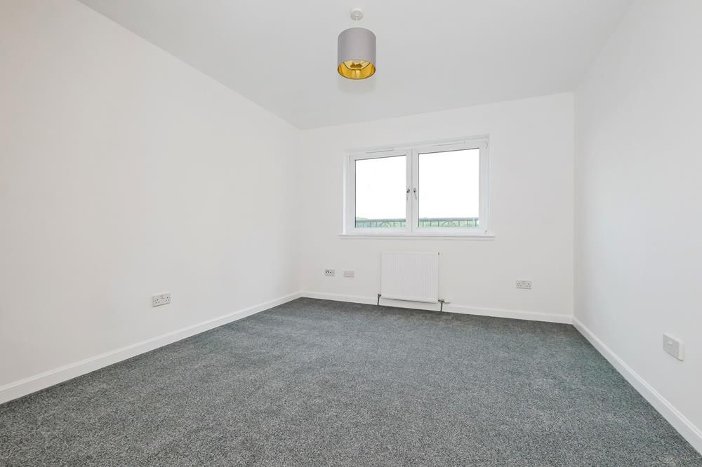 Property photo 2 of 8 Lounge 1