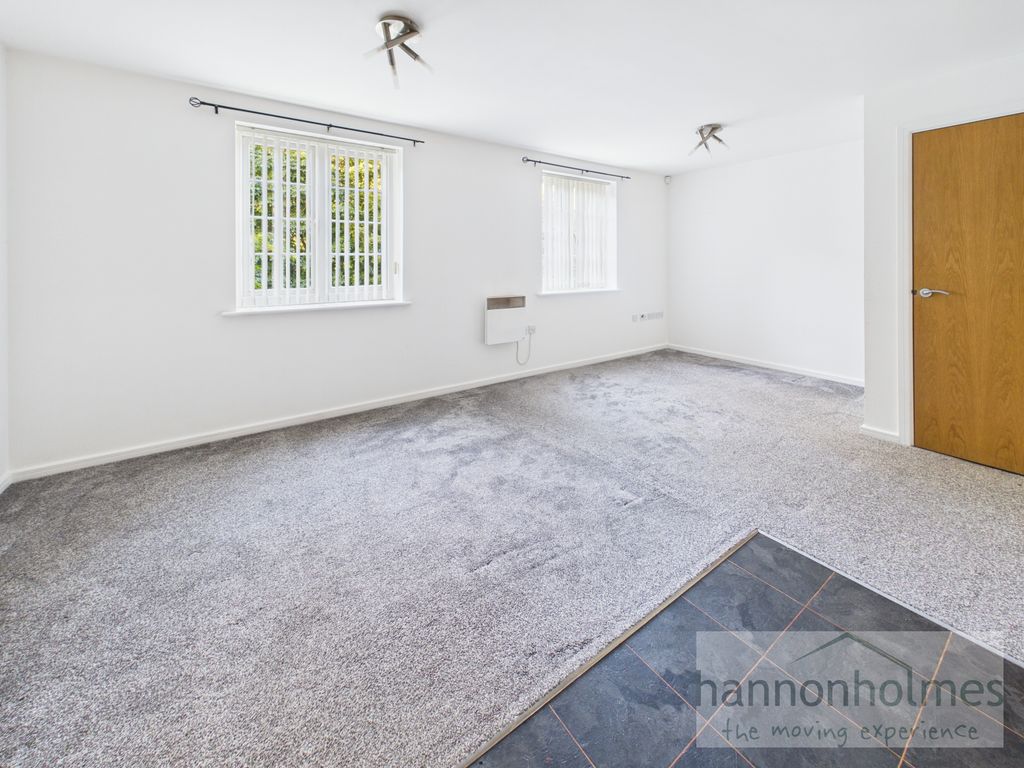 Property photo 3 of 14 Cam05283G0-Pr0245-Still004