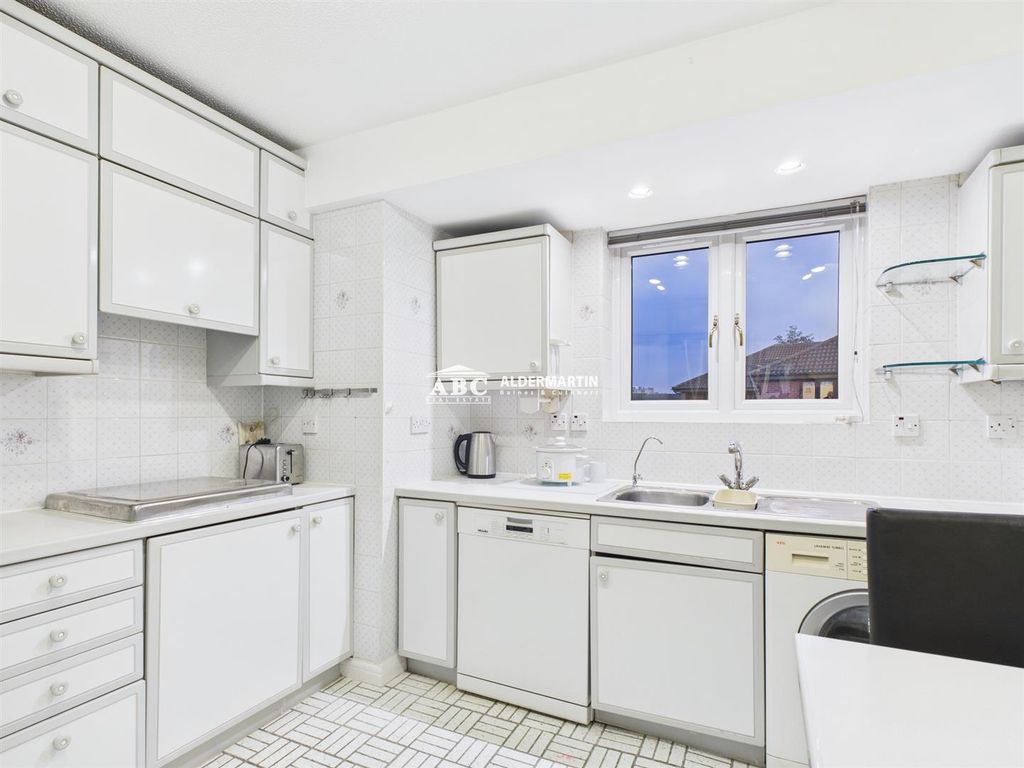 Property photo 3 of 15 Cam03827G0-Pr0107-Still005.Jpg