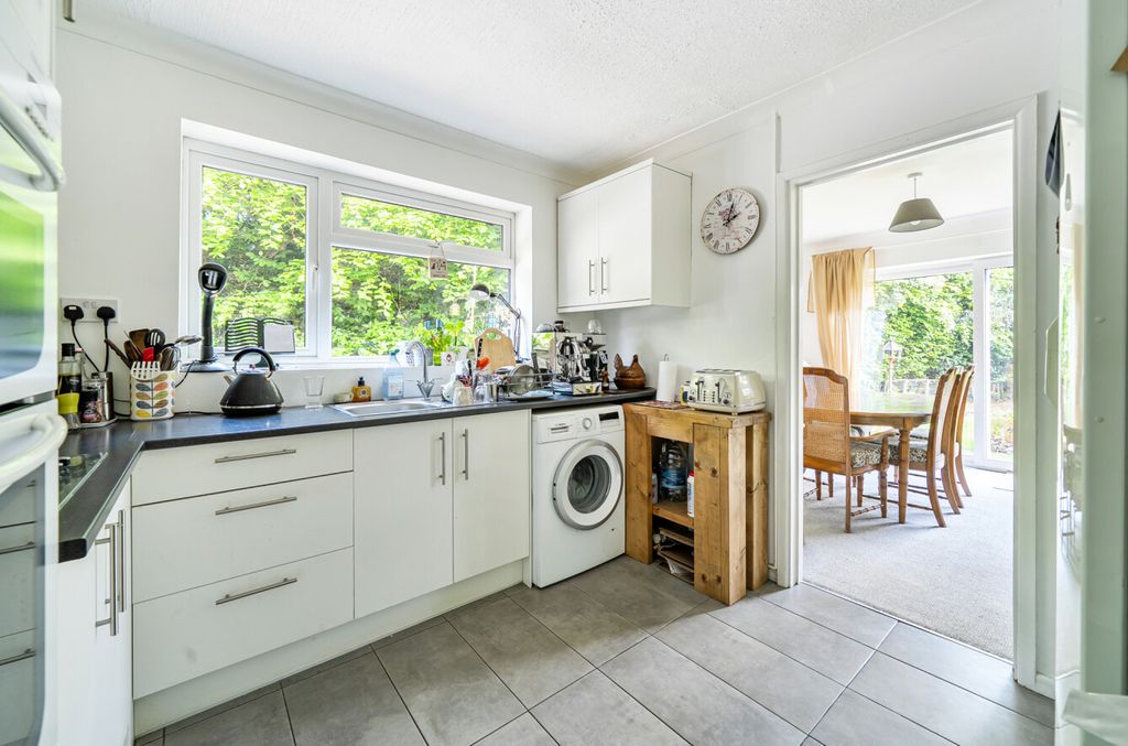 Property photo 2 of 25 1455921-11-69Fcb2...