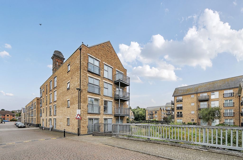 Property photo 1 of 16 1335236-1-68A2E25...