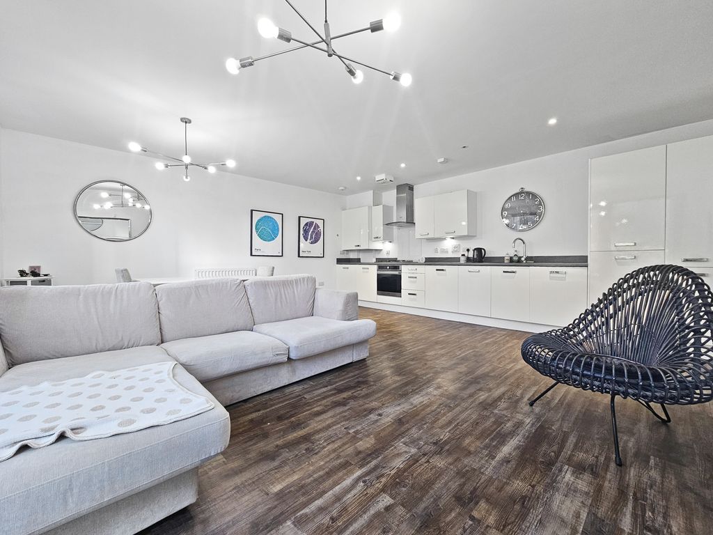 Property photo 3 of 14 20251117142837