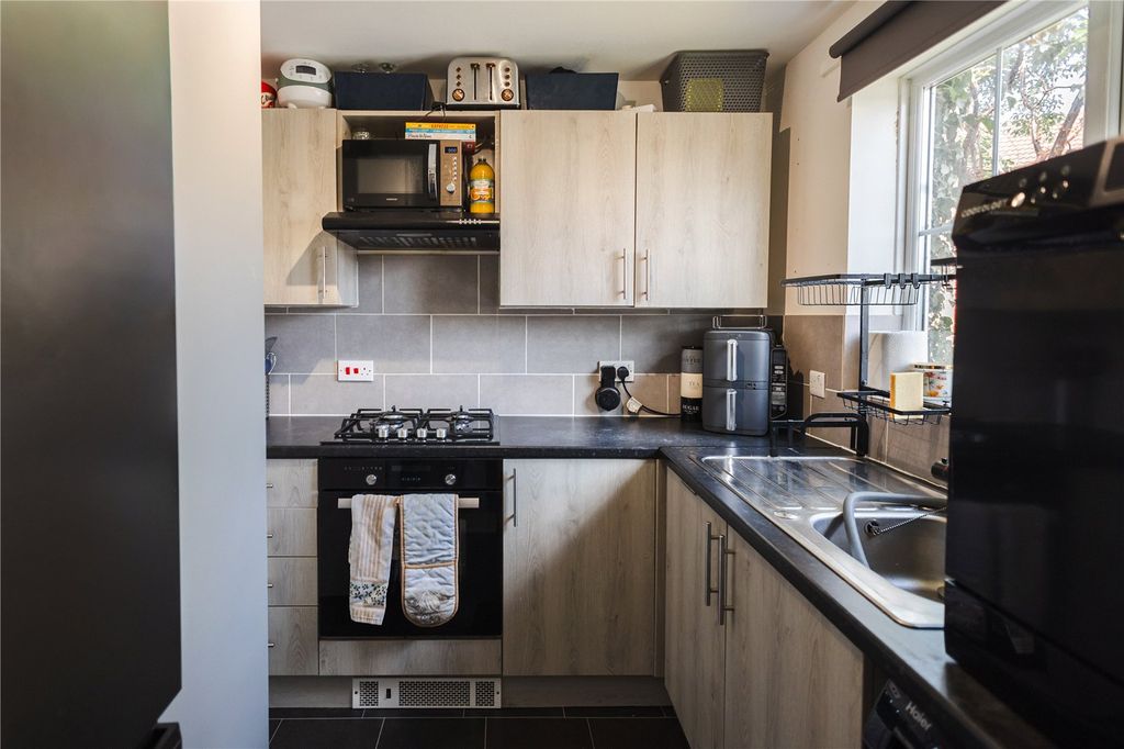 Property photo 3 of 22 Picture No. 04