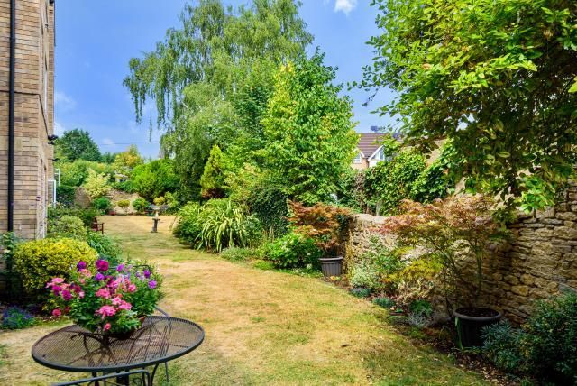 Property photo 3 of 10 Garden View