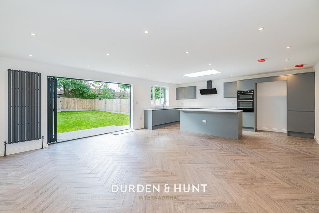 Property photo 2 of 34 Moreton-17.Jpg