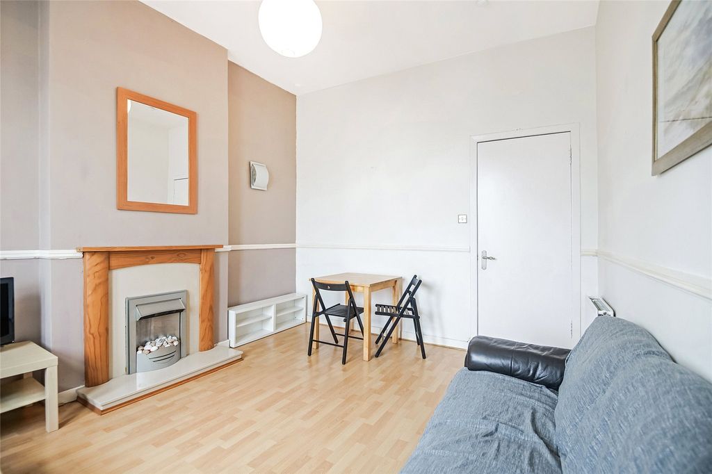 Property photo 3 of 14 Living Room