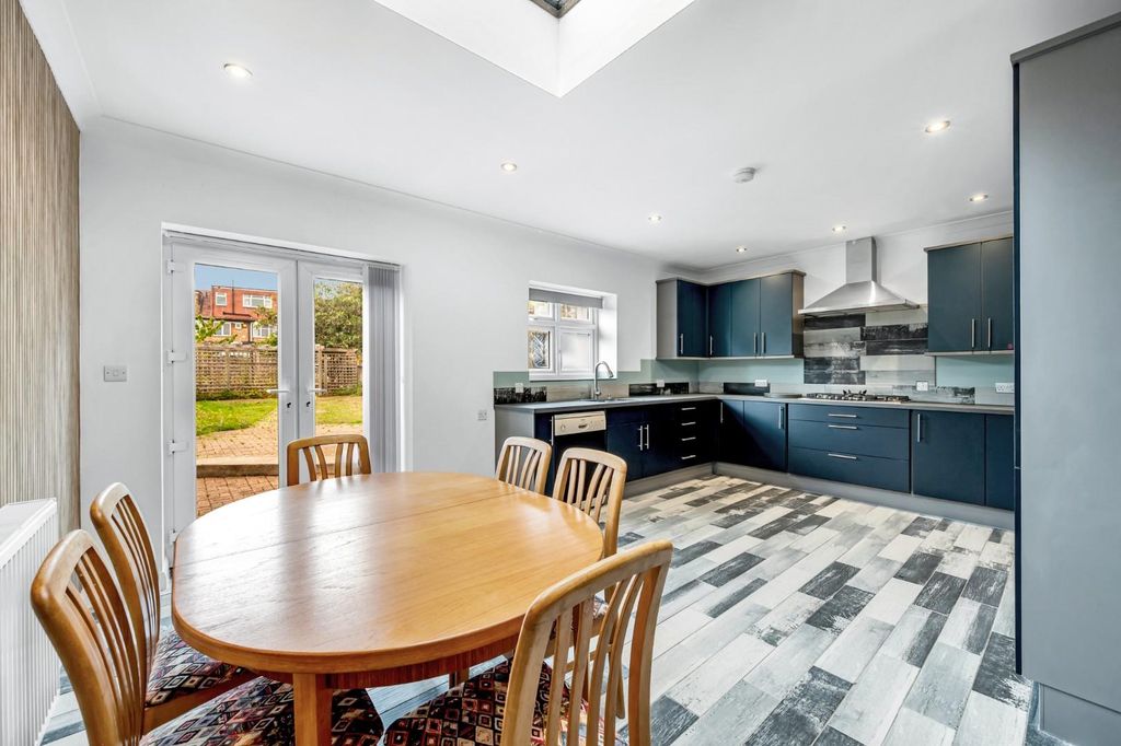 Property photo 3 of 16 24 Friars Way-7.Jpg
