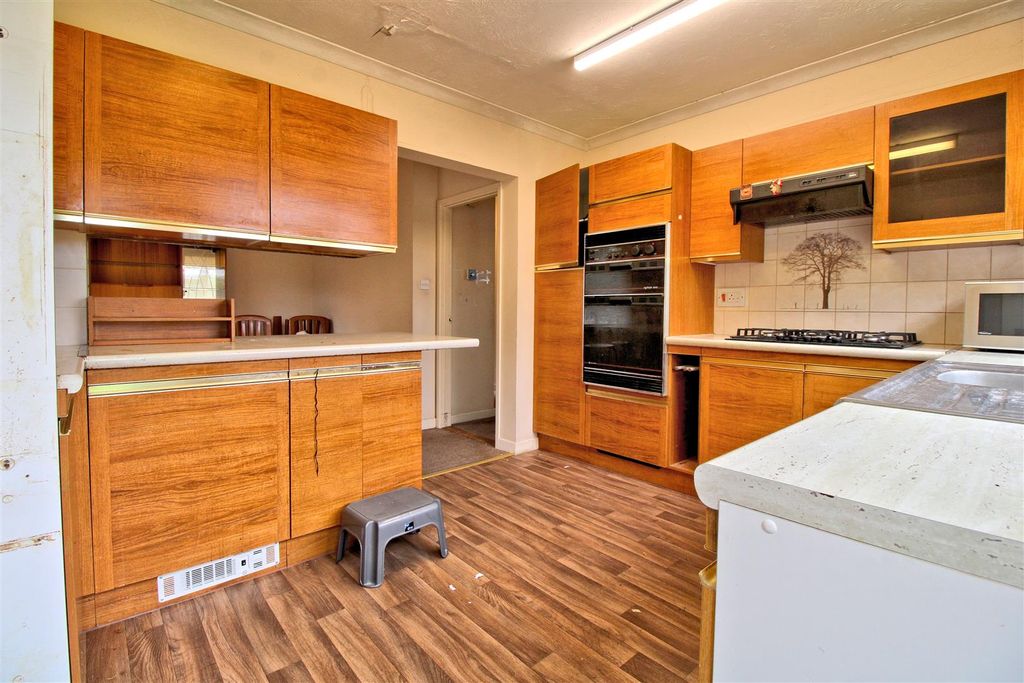 Property photo 3 of 24 Kitchen