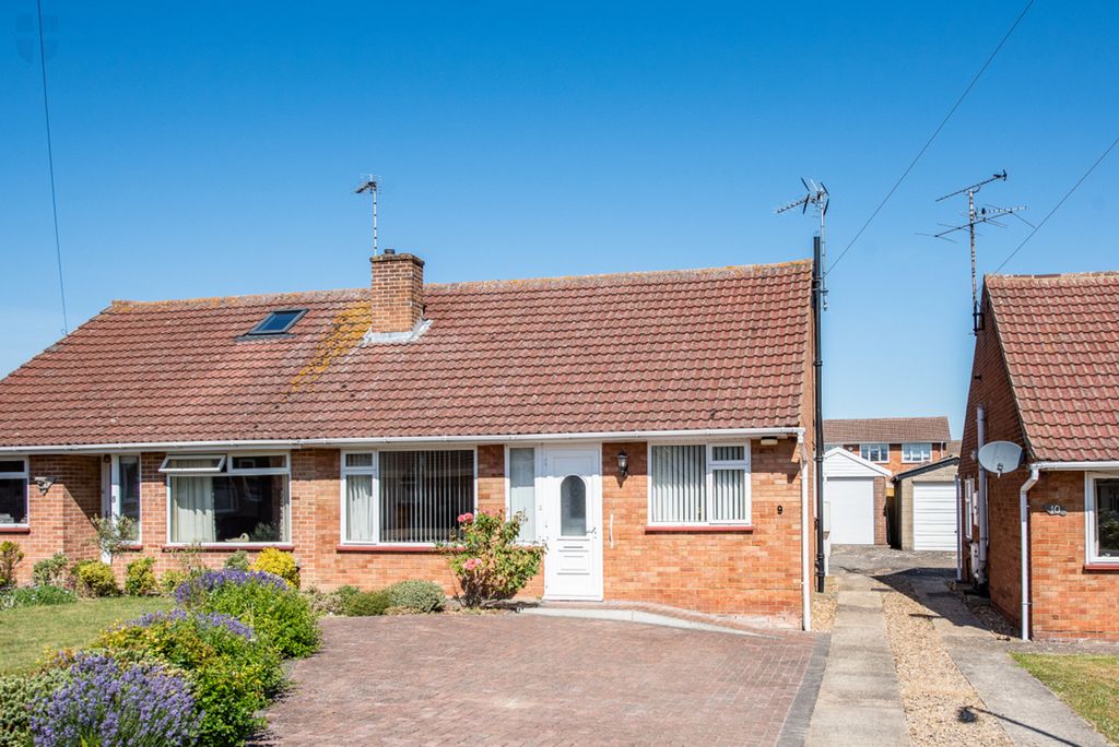 Property photo 1 of 9 Photo 6