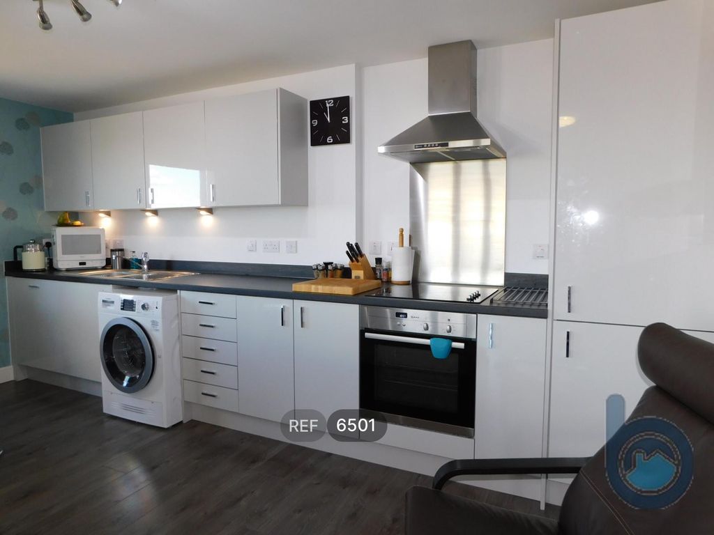 Property photo 2 of 17 Kitchen/Living Area