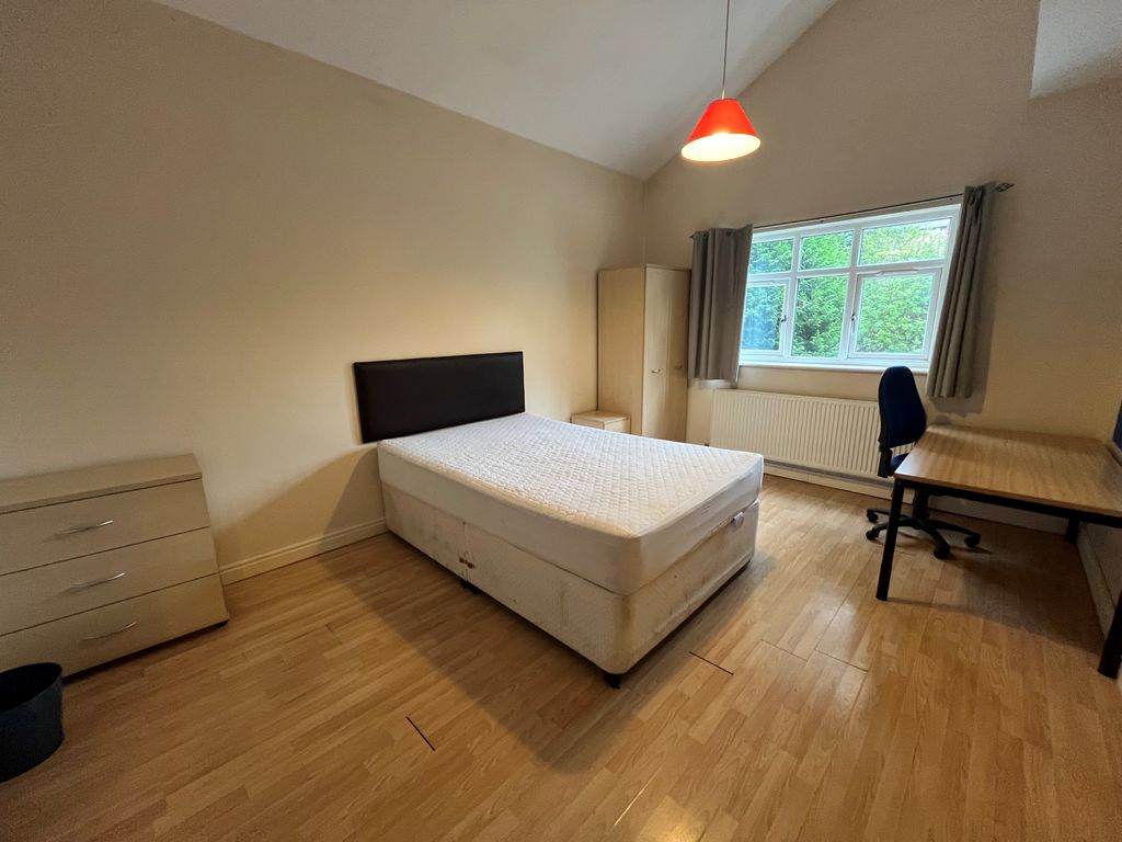 Property photo 1 of 2