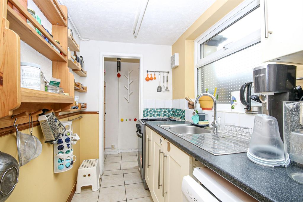 Property photo 3 of 11 8-Img_9391.Jpg