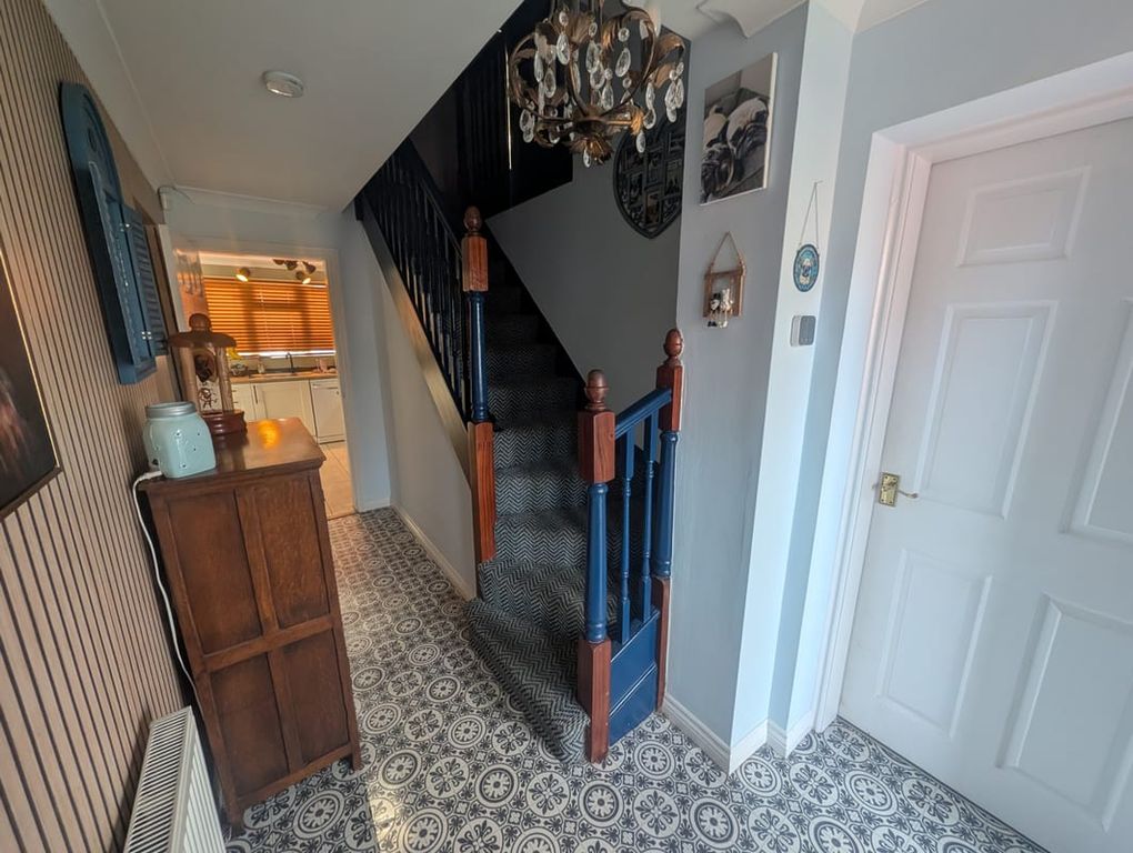 Property photo 3 of 23