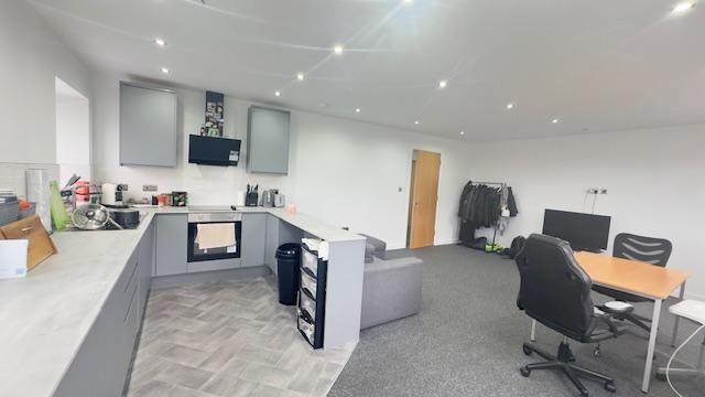 Property photo 1 of 16 Cover