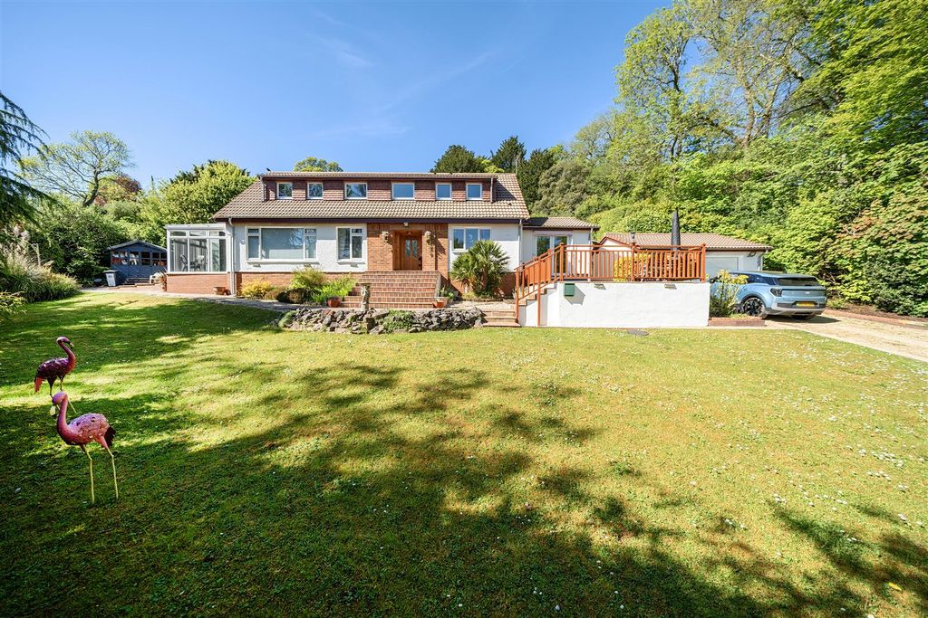 Property photo 3 of 34