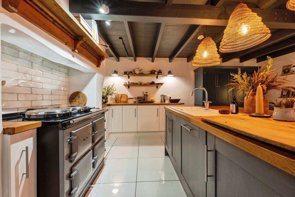 Property photo 3 of 29 Pbox-Img.Jpg