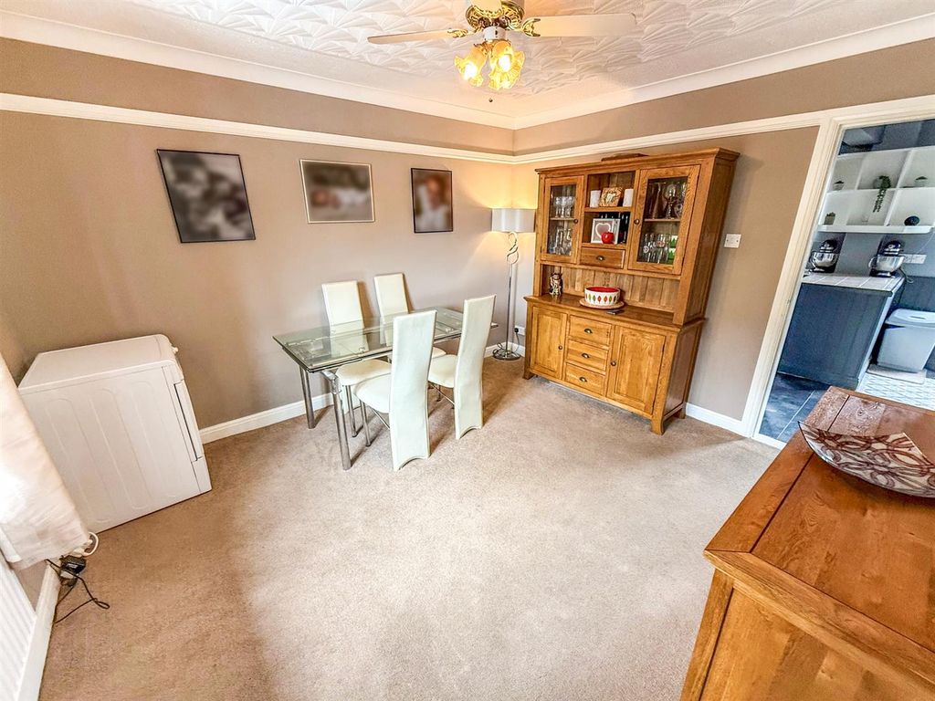 Property photo 3 of 20 Dining Room