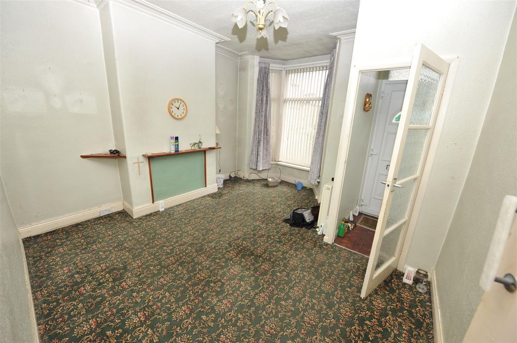Property photo 2 of 8