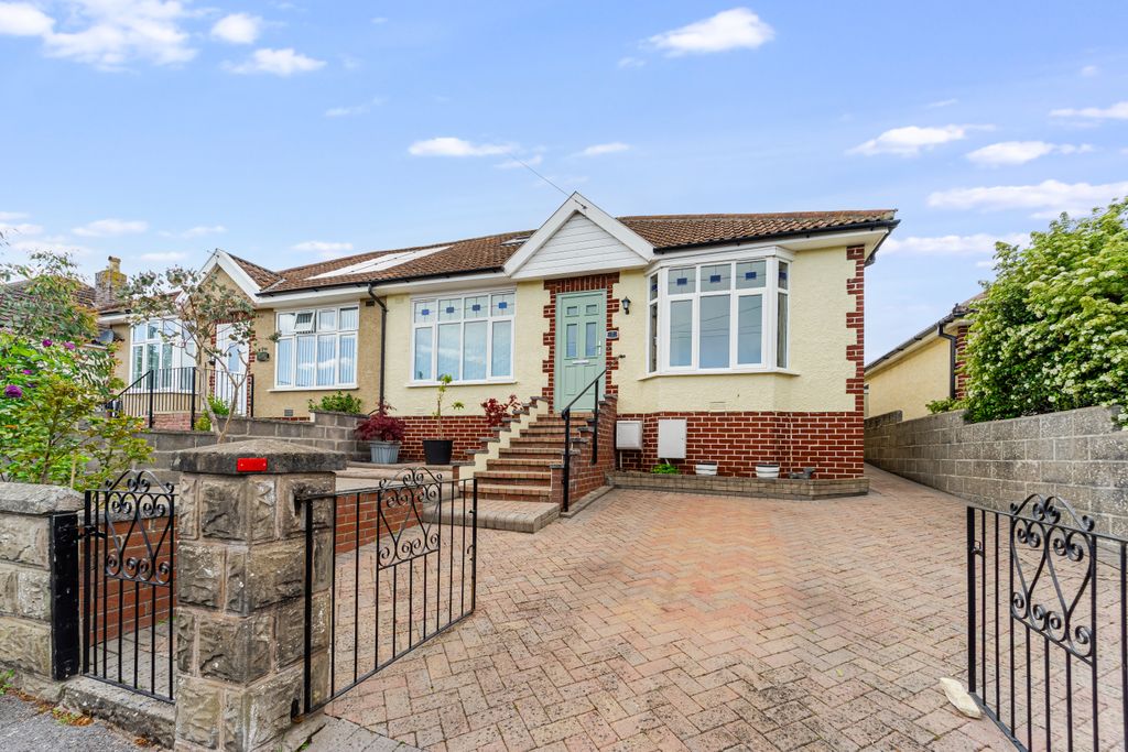 Property photo 1 of 18 2 Bed Semi-Detached Bungalow For Sale