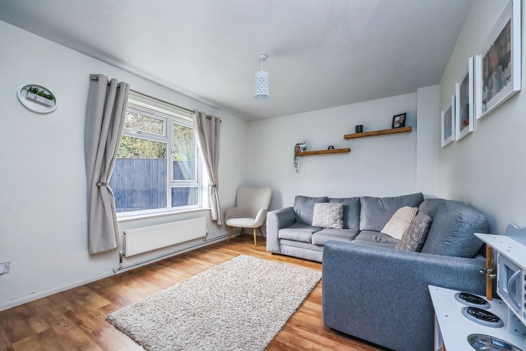 Property photo 3 of 17 Photo