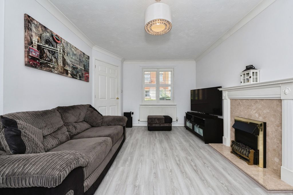 Property photo 3 of 20 Pbox-Img.Jpg