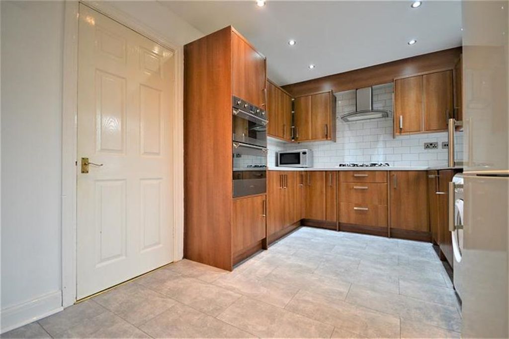 Property photo 2 of 11 (Main)