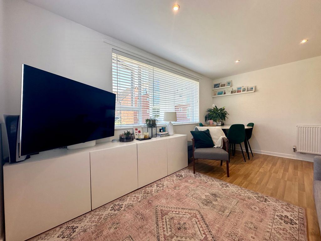 Property photo 3 of 8 Img_7344