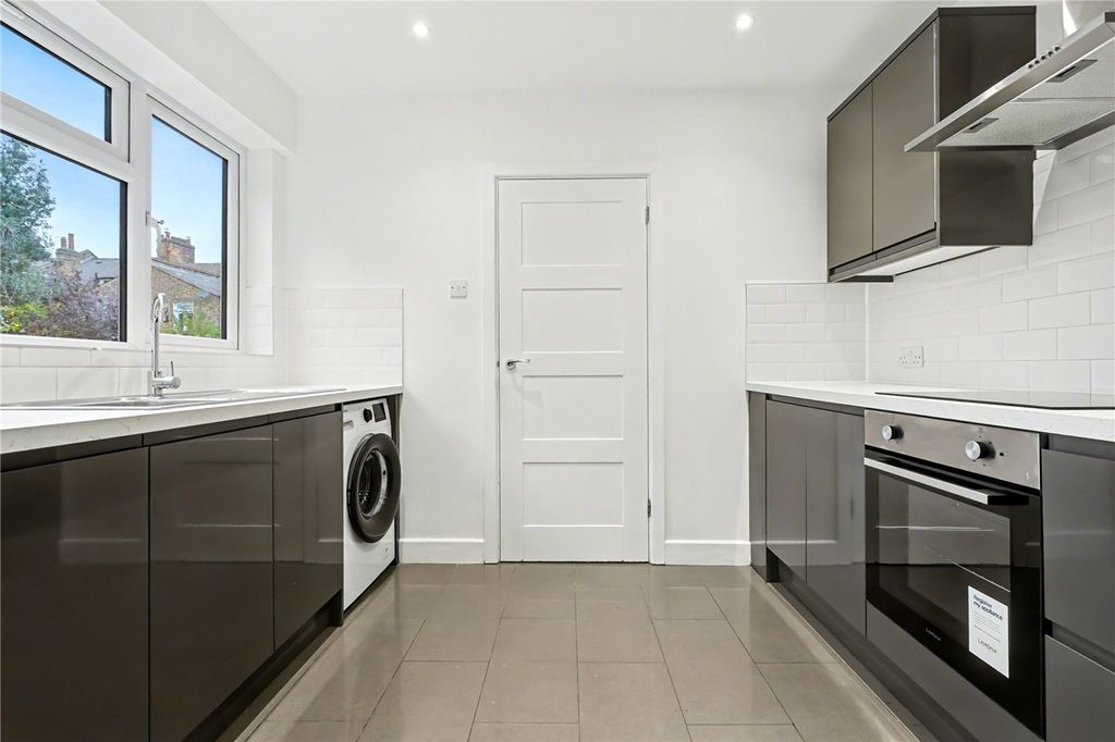 Property photo 3 of 12 Picture No. 15