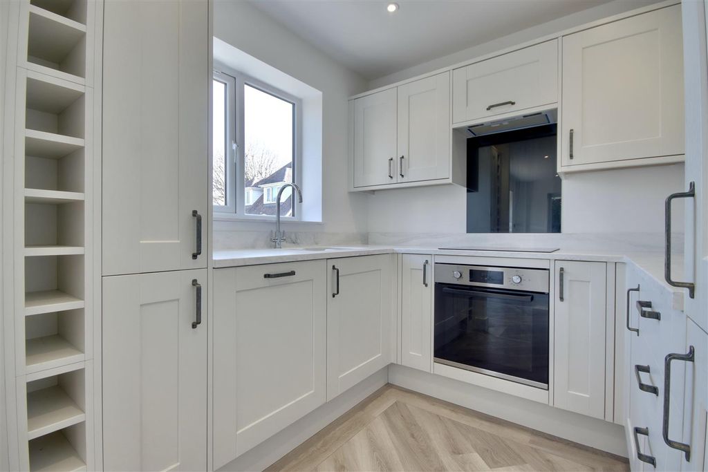 Property photo 2 of 25 7128CE25-962D-43E0-Abfb-648C1D46B00B_1_201_A.Jpeg