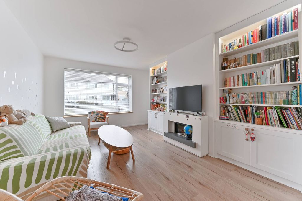 Property photo 2 of 16