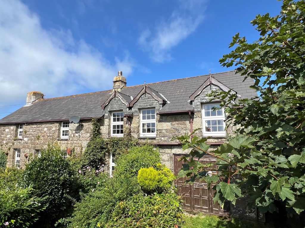 Property photo 1 of 25 4 Bedroom Detached House For Sale