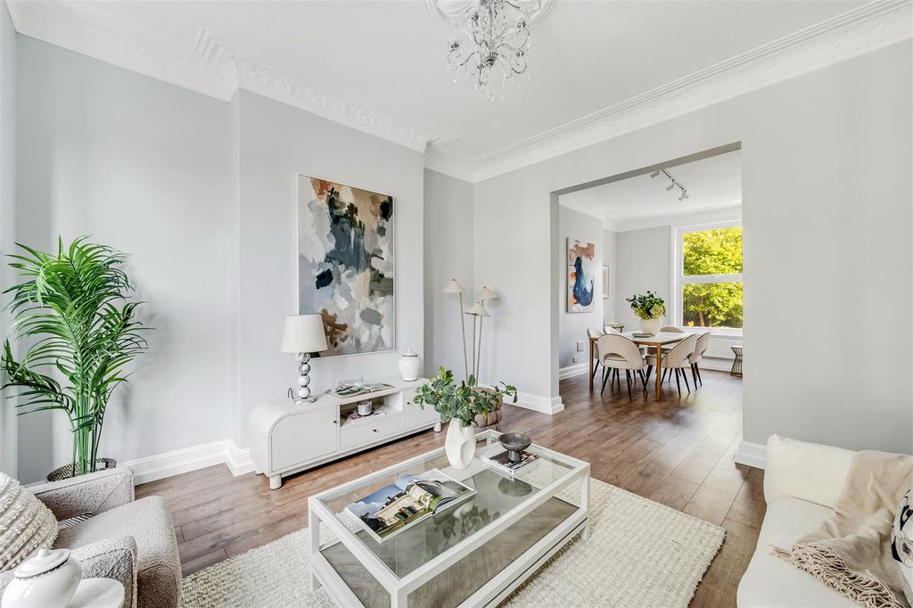 Property photo 3 of 18 Flat 2 - 86 The Grove-4.Jpg