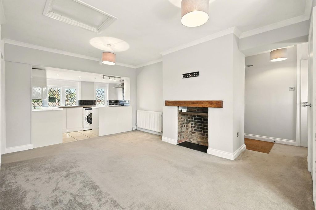 Property photo 2 of 13 Img_8361.Jpg