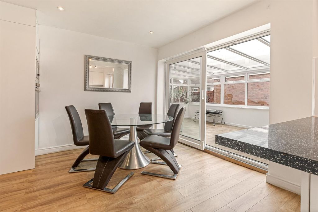 Property photo 3 of 30 Dining Area