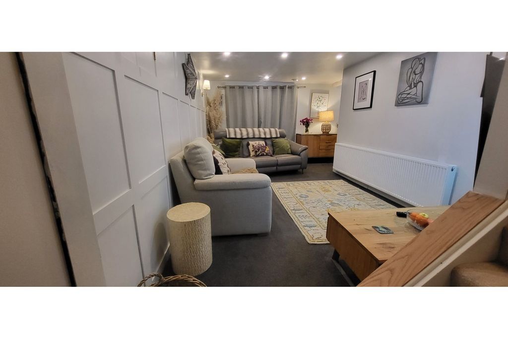 Property photo 2 of 9 Living Room