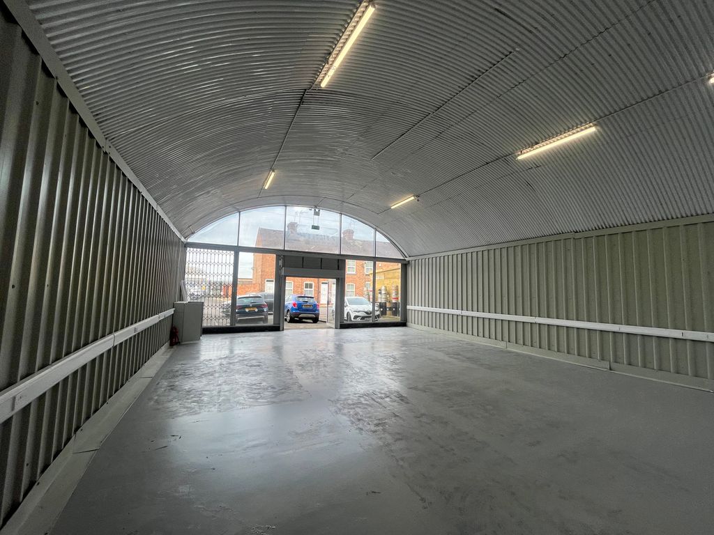 Property photo 2 of 3