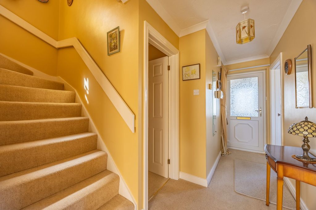 Property photo 2 of 33