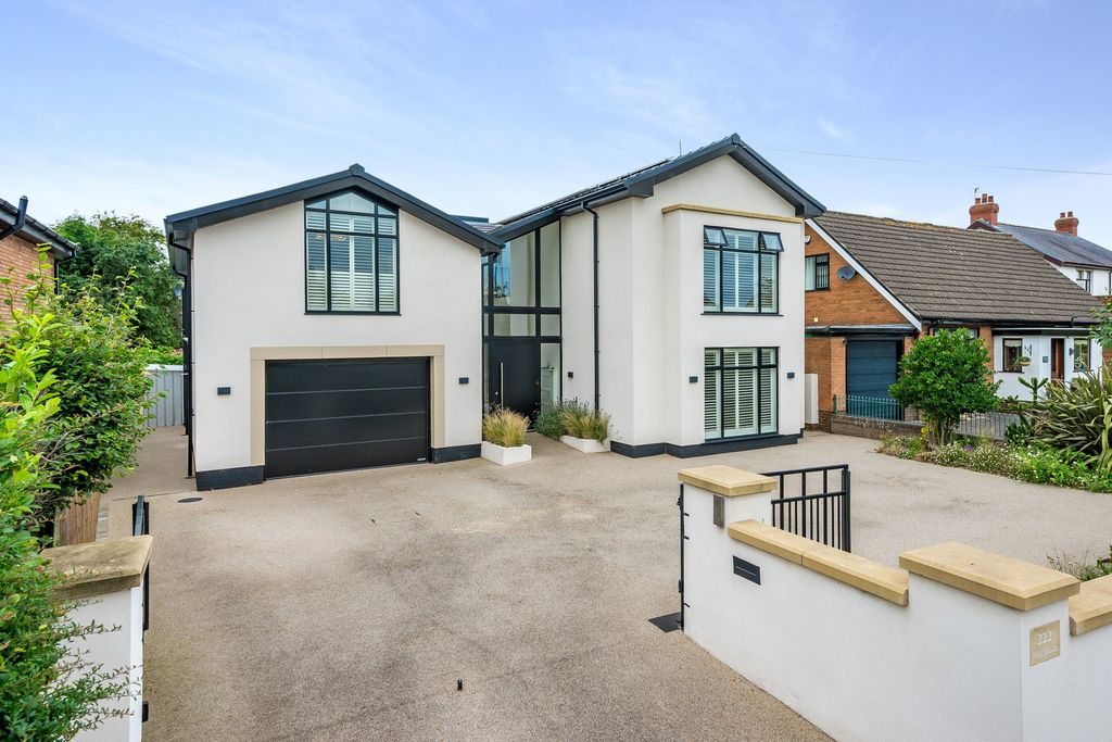 Property photo 2 of 51