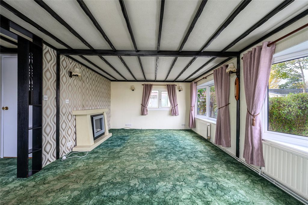 Property photo 2 of 27 Picture No. 11