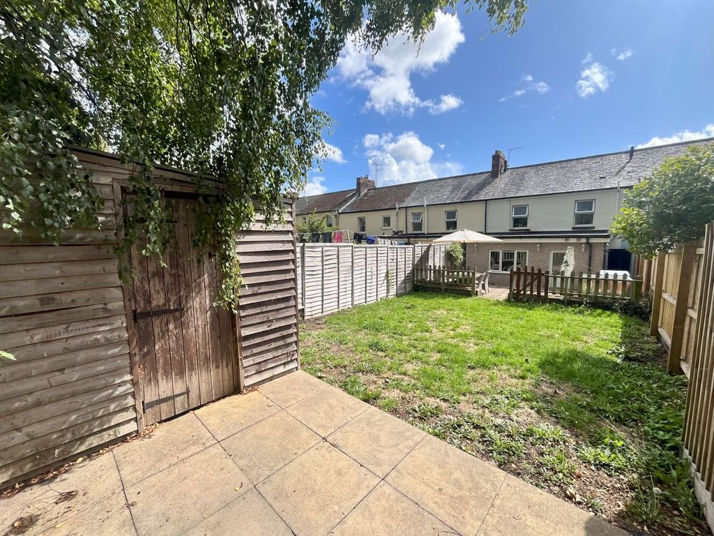 Property photo 3 of 24