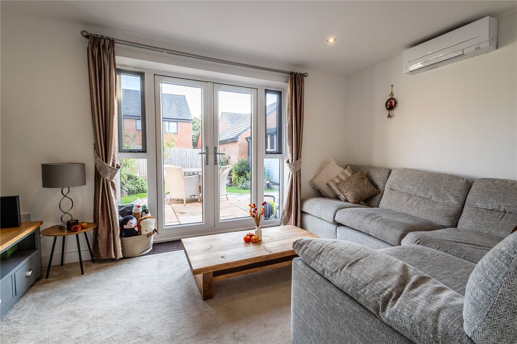 Property photo 2 of 35 Picture No. 03