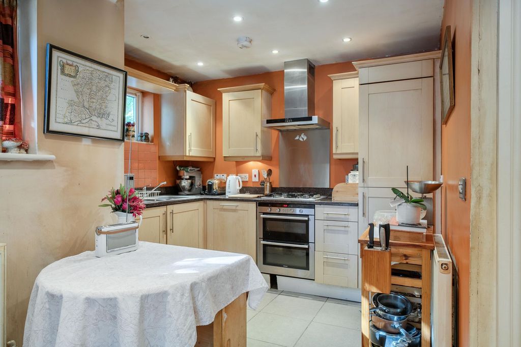 Property photo 2 of 19
