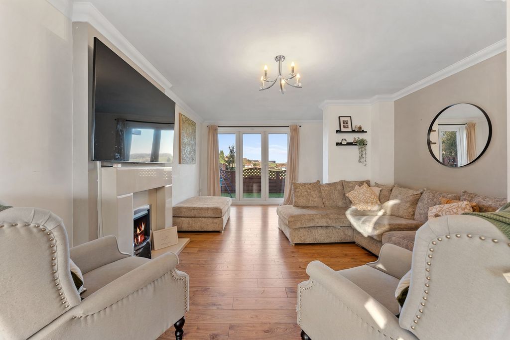 Property photo 2 of 36