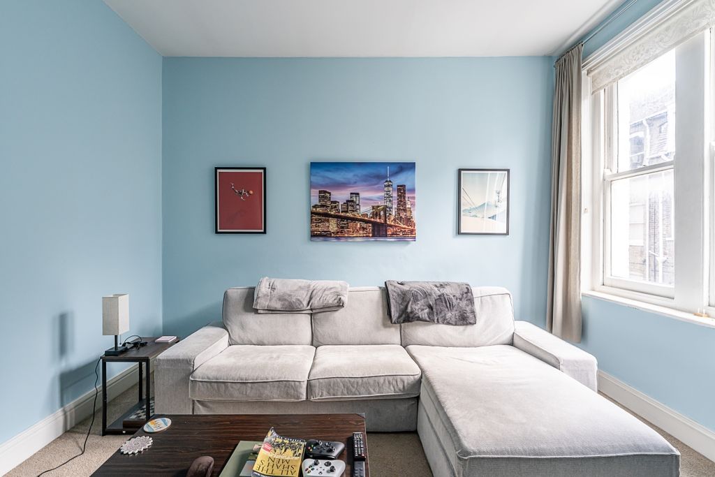 Property photo 3 of 8 14A Prince Of Wal...