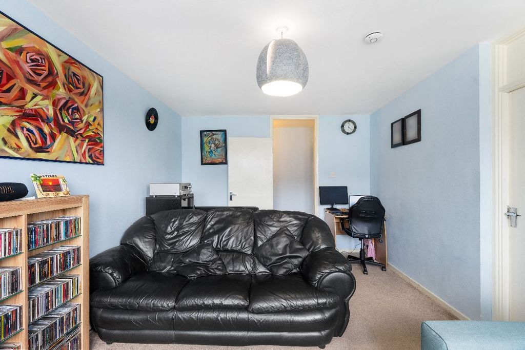 Property photo 2 of 12